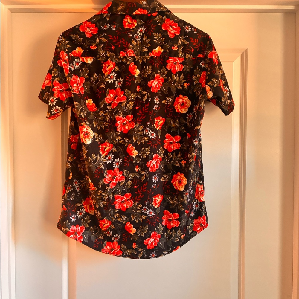 Something Strong Black and Red Floral Men's Shirt Size Small Short Sleeves - Picture 4 of 4